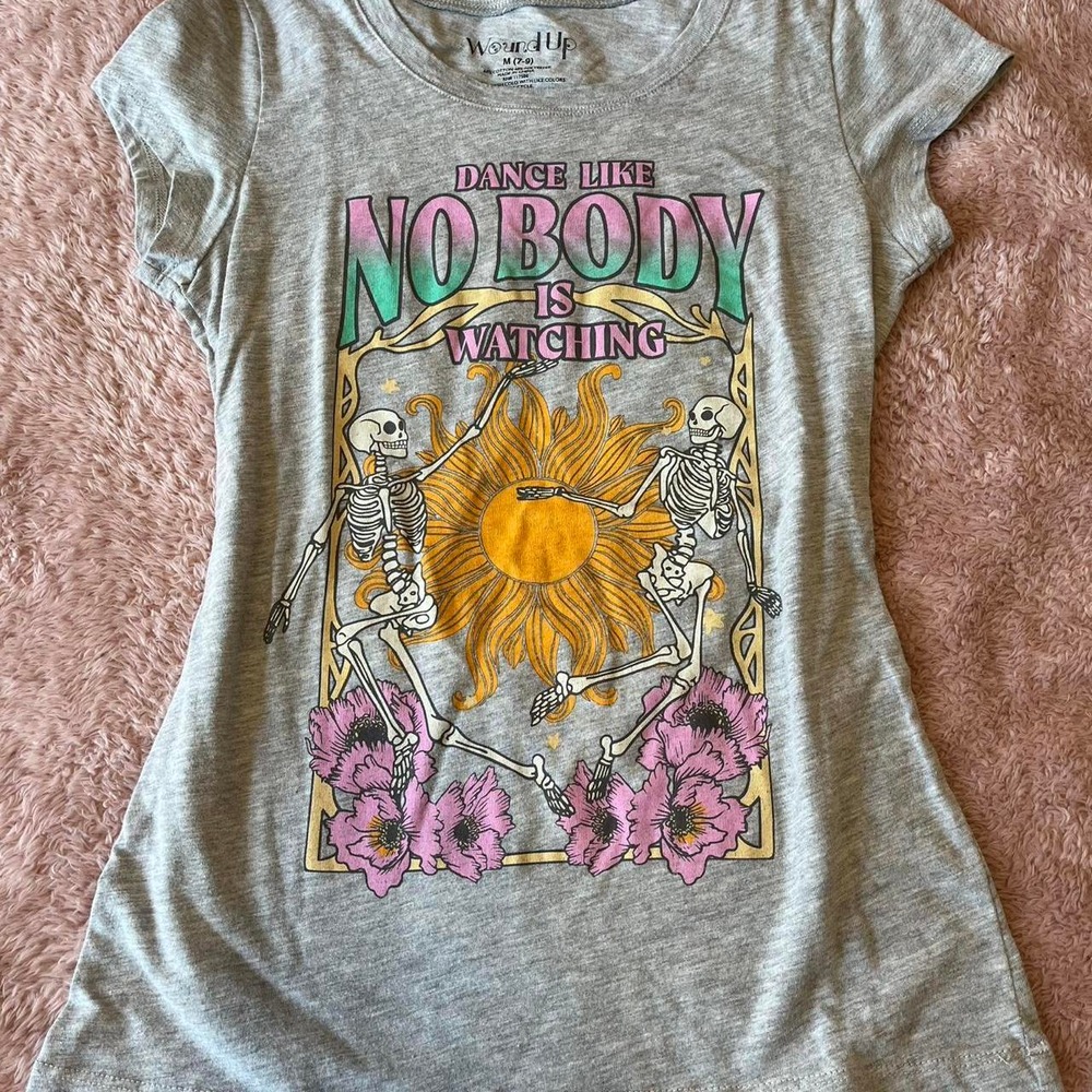 Wound Up Women Grey Dance Like Nobody Is Watching Skeleton Graphic Tee Size M